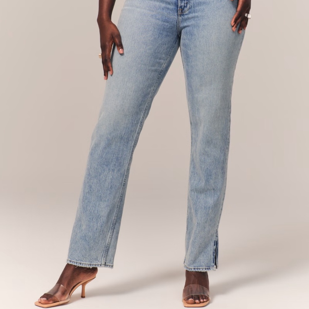 Abercrombie Curve Love Ultra High Rise 90s Straight Jean